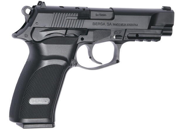 Den kommer med et internt CO2 Kammer så man behøver ikke have en kapsel i hvert magasin