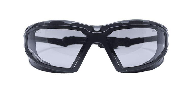 Disse briller kommer med gråt glas, for at dæmpe effekten af skarpt lys