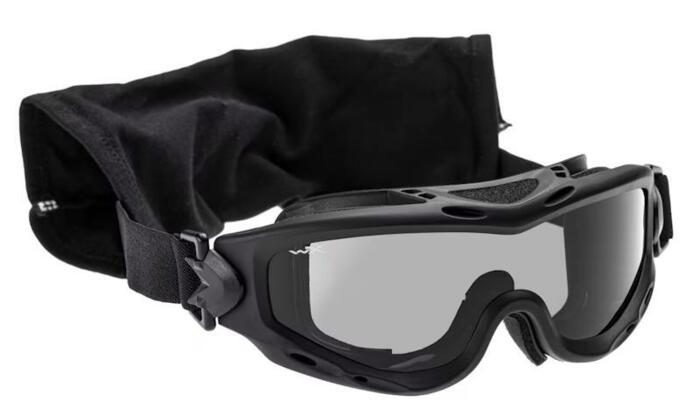 Brillen kan bruges til hardball samt rigtig militær brug