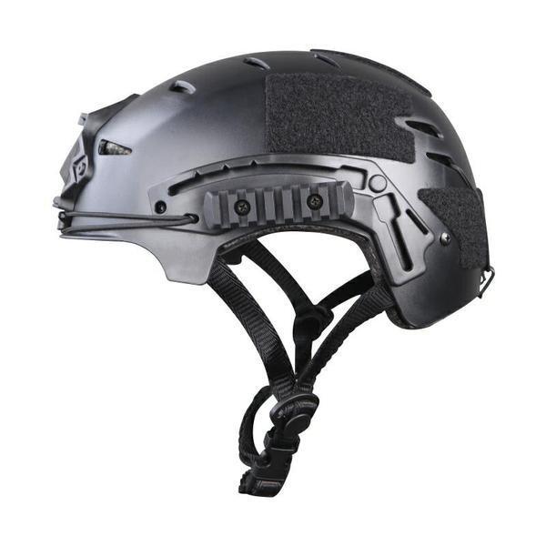 Lækker airsoft hjelm i taktisk sort med side rails, velco og monterings plads til NVG mount