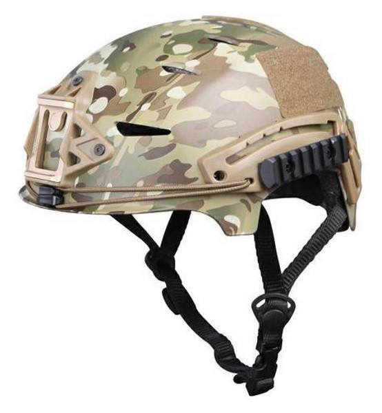 Denne hjelm er lavet i multicam, med metal NVG mount
