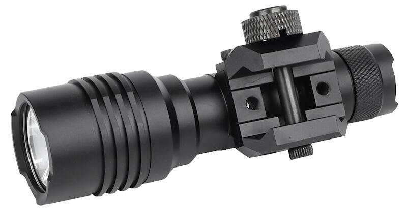 Lygten kan monteres på alle standard hardball rails