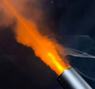 Selve riflen har en cool flamme effekt her