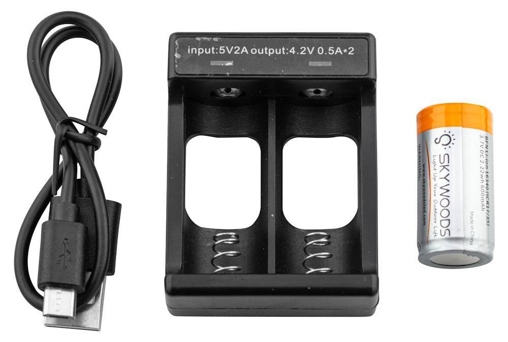 Selve lygten har genopladeligt batteri