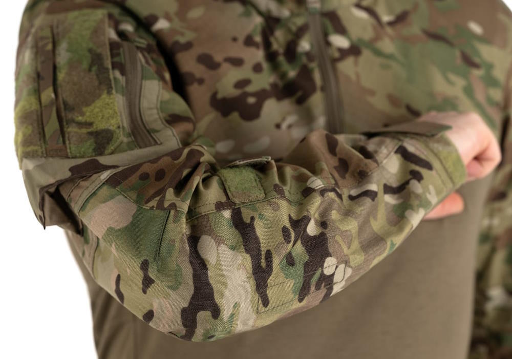 Selve trøjen kan justeres i ærme bredden