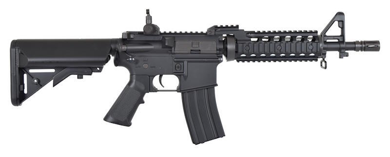 Selve riflen har et taktisk rail system hvor man kan påsætte diverse accessories