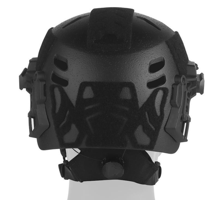 Hjelmen har velcro på bagsiden og toppen til montage af diverse lommer og patches