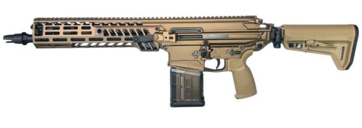 Selve riflen er gas drevet og kommer i anodiseret Coyote brown