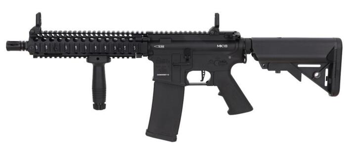 Her ser man den inkluderet Specna Arms P19 Prime taktisk riffel